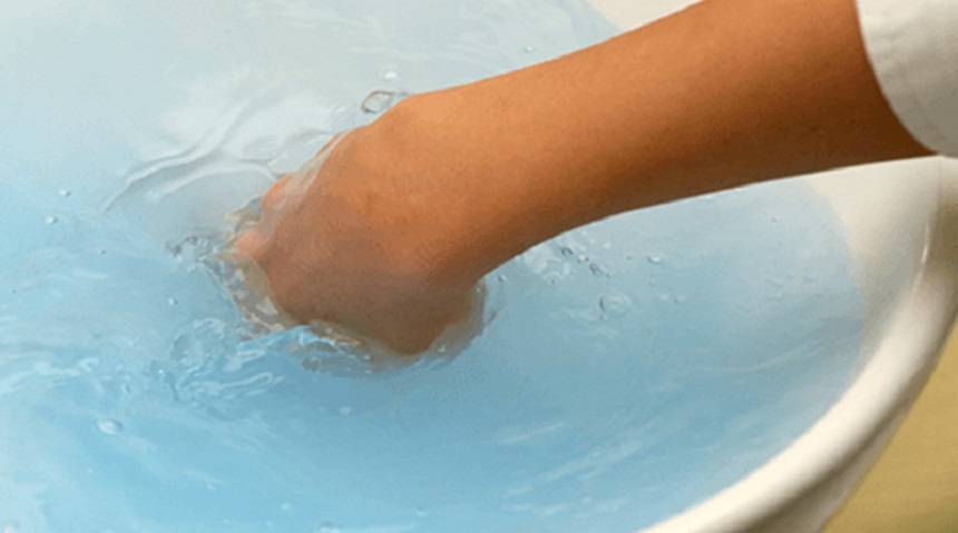 ban-da-biet-cach-giat-sofa-ni-tai-nha-2 giặt sofa vải