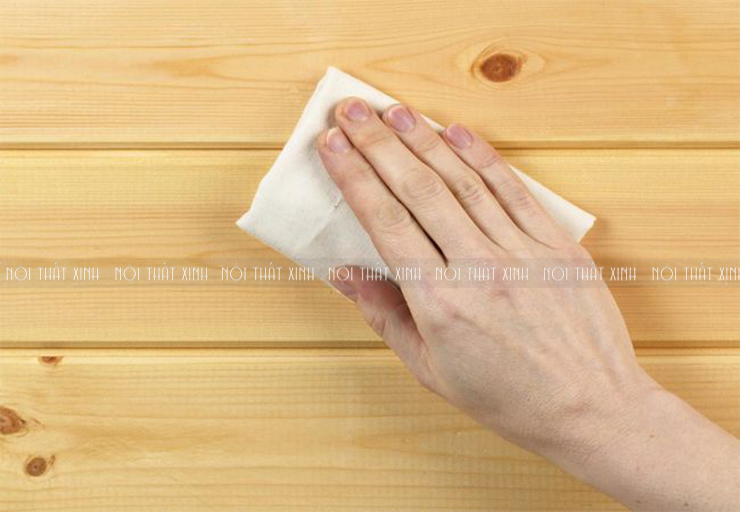 ve-sinh-ban-tra-go-dep-dung-cach-1 bàn trà gỗ đẹp