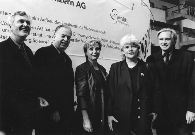 Das Dialog- und Transferzentrum Demenz: Praxisnähe, Innovation und Wissenstransfer Das Dialog- und Transferzentrum Demenz: Praxisnähe, Innovation und Wissenstransfer