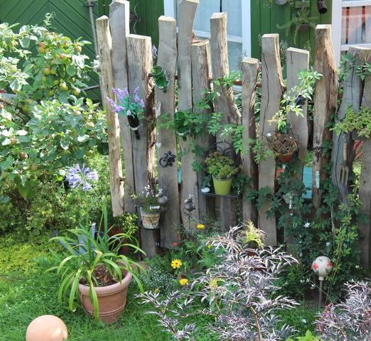 Gestalten Sie Ihren Garten mit einem ungewöhnlichen und selbstgemachten Sichtschutz