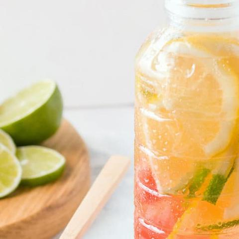 Wichtige Nährstoffe mit selbstgemachten Elektrolytgetränken auffüllen Wichtige Nährstoffe mit selbstgemachten Elektrolytgetränken auffüllen