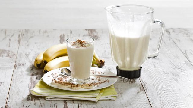 Abwechslungsreiche Variationen: Rezepte für selbstgemachte Proteinshakes Abwechslungsreiche Variationen: Rezepte für selbstgemachte Proteinshakes