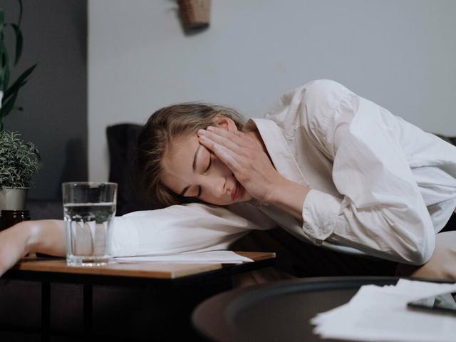 Immer kalt am Abend: Ursachen und Tipps gegen das Frieren