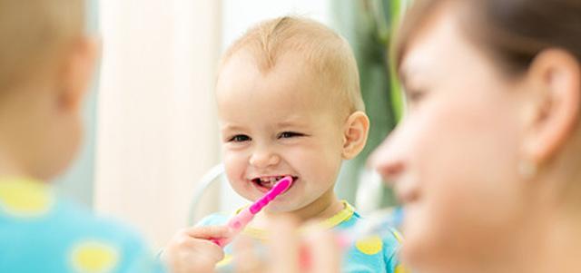 Die richtige Zahnpflege für Babys: Tipps und Empfehlungen Die richtige Zahnpflege für Babys: Tipps und Empfehlungen