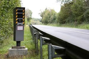 Ab wann blitzt ein Blitzer? Wichtige Informationen zur Geschwindigkeitsüberwachung im Straßenverkehr Ab wann blitzt ein Blitzer? Wichtige Informationen zur Geschwindigkeitsüberwachung im Straßenverkehr