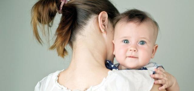 Tipps für Eltern: Wie kann man mit dem Fremdeln von Babys umgehen?