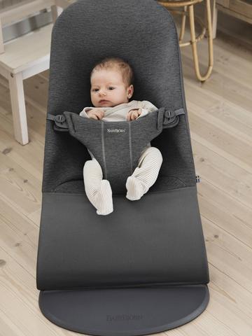 Nutzungsmöglichkeiten der Babybjörn Wippe als Babystuhl und Spielzeug Nutzungsmöglichkeiten der Babybjörn Wippe als Babystuhl und Spielzeug