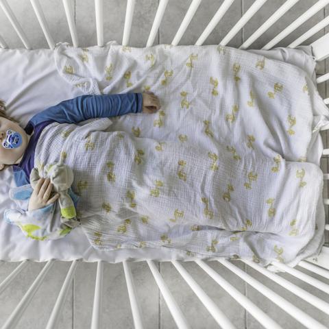 Der Übergang vom Gitterbett zum normalen Bett: Wann ist es Zeit dafür? Der Übergang vom Gitterbett zum normalen Bett: Wann ist es Zeit dafür?
