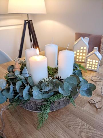  Stilvolle Adventskränze im modernen Design: DIY-Tipps für eine zeitgemäße und trendige Weihnachtsdekoration 