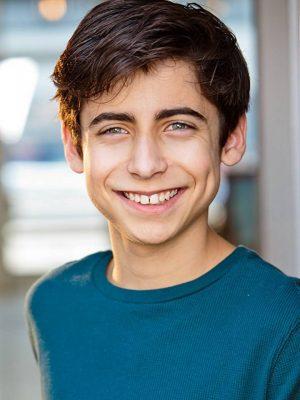 Aidan Gallagher: Welche Größe hat der junge Schauspieler? Aidan Gallagher: Welche Größe hat der junge Schauspieler?