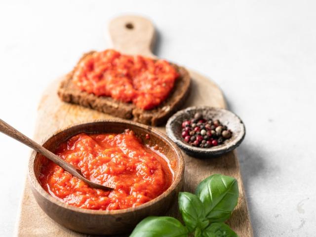 Ajvar Rezept: Leckere Paprikapaste einfach selbst gemacht - Sieu Thi Do ...