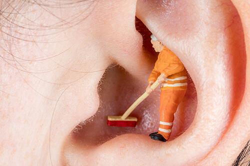 Die Funktion und Bedeutung von Ohrenschmalz: Ein Schutzfilm für das Ohr Die Funktion und Bedeutung von Ohrenschmalz: Ein Schutzfilm für das Ohr