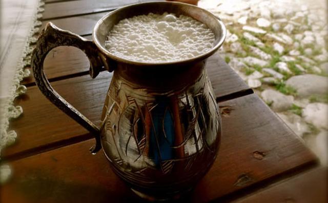 Ayran: Das erfrischende Nationalgetränk der Türken Ayran: Das erfrischende Nationalgetränk der Türken