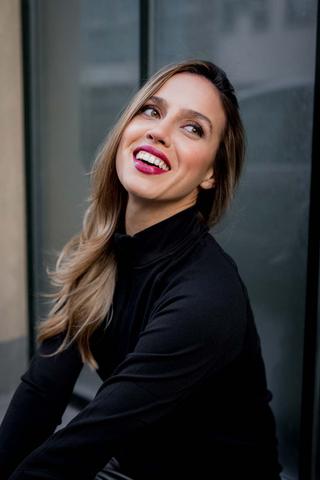 Alexandra Fonsatti: Von Eiskunstlauf zur Schauspielerei - Die Erfolgsgeschichte der Chiara-Darstellerin Alexandra Fonsatti: Von Eiskunstlauf zur Schauspielerei - Die Erfolgsgeschichte der Chiara-Darstellerin