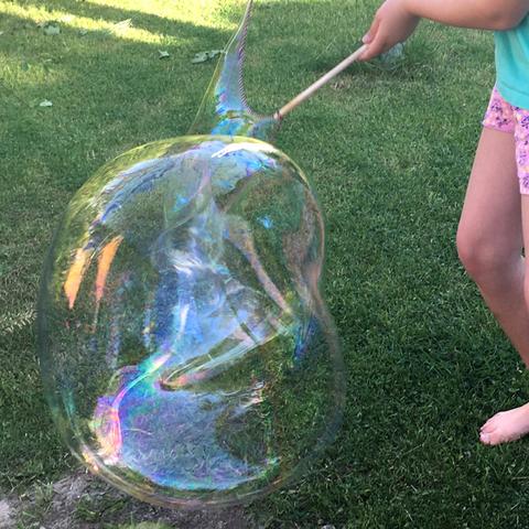 Erfolgreiches Rezept: XXL Seifenblasen zum Selbermachen