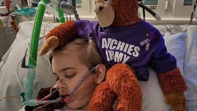 Tiktok-Challenge als Todesursache? Gerichtsmediziner zweifeln an Zusammenhang bei Archie Battersbee. Tiktok-Challenge als Todesursache? Gerichtsmediziner zweifeln an Zusammenhang bei Archie Battersbee.