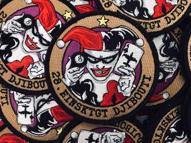 Aufnäher selbst gestalten: Individuelle Gestaltungsmöglichkeiten für Kleidung und Accessoires Aufnäher selbst gestalten: Individuelle Gestaltungsmöglichkeiten für Kleidung und Accessoires