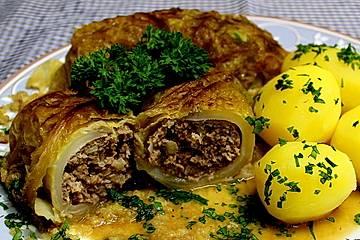 Omas leckere Kohlrouladen - ein traditionelles Rezept Omas leckere Kohlrouladen - ein traditionelles Rezept