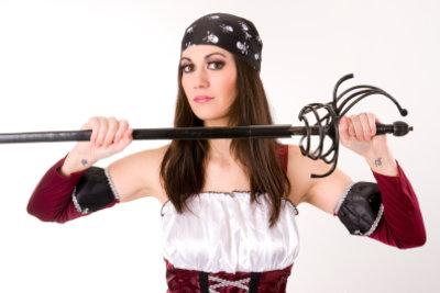 Selbstgemachtes Piratenkostüm für Frauen: Tipps und Tricks