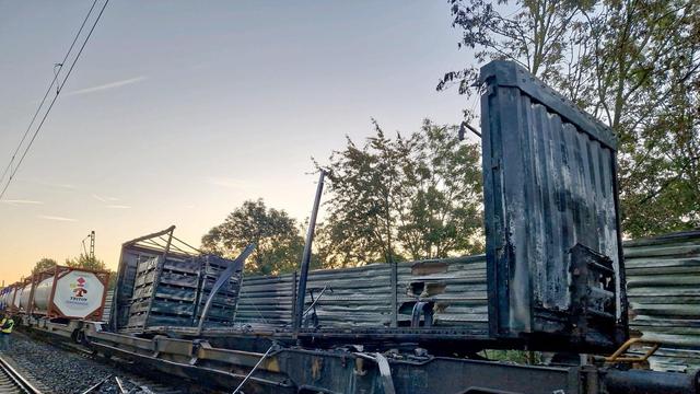 Brand auf Güterzug führt zu Ausfällen im Regionalverkehr bei Hannover Brand auf Güterzug führt zu Ausfällen im Regionalverkehr bei Hannover