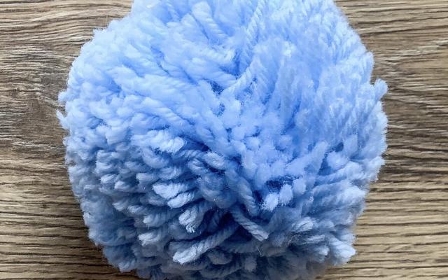 Schritt-für-Schritt Anleitung: Wie du Bommeln ganz einfach selbst machen kannst Schritt-für-Schritt Anleitung: Wie du Bommeln ganz einfach selbst machen kannst