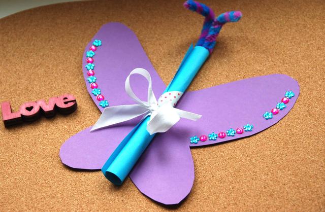 Persönliche Einladungen selbst gemacht: Bastelideen für Einladungskarten