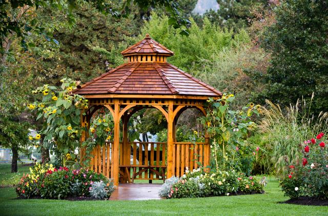 Ein gemütlicher Platz im Freien: Bauanleitung für einen individuellen Pavillon im Garten Ein gemütlicher Platz im Freien: Bauanleitung für einen individuellen Pavillon im Garten