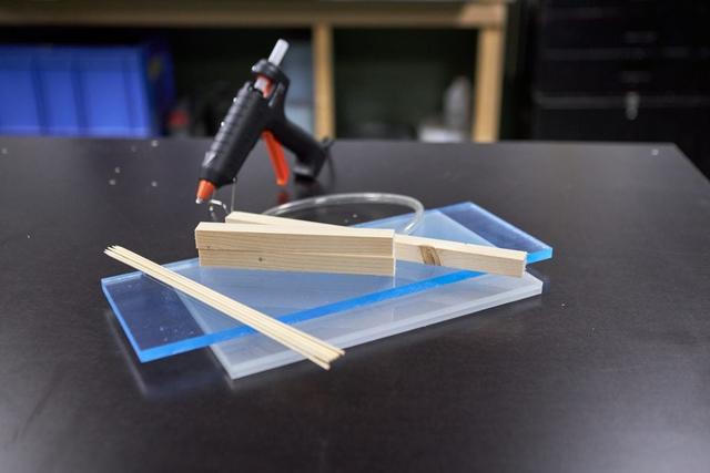 Materialien und Werkzeuge für den Bau einer Ameisenfarm Materialien und Werkzeuge für den Bau einer Ameisenfarm