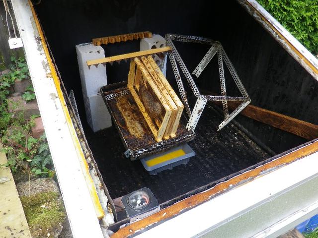 Bauanleitung für einen selbstgebauten Sonnenwachsschmelzer Bauanleitung für einen selbstgebauten Sonnenwachsschmelzer