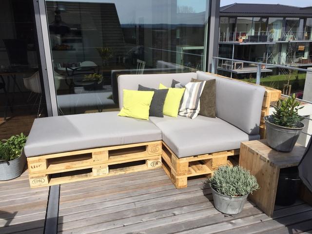 Genieße den Sommer im Freien mit einer selbstgebauten Gartenlounge