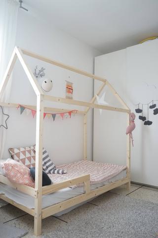 Kreative Idee: Selbstgemachtes Hausbett für Kinderzimmer Kreative Idee: Selbstgemachtes Hausbett für Kinderzimmer