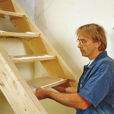 DIY-Projekt: Eine eigene Holztreppe für den Dachboden bauen DIY-Projekt: Eine eigene Holztreppe für den Dachboden bauen