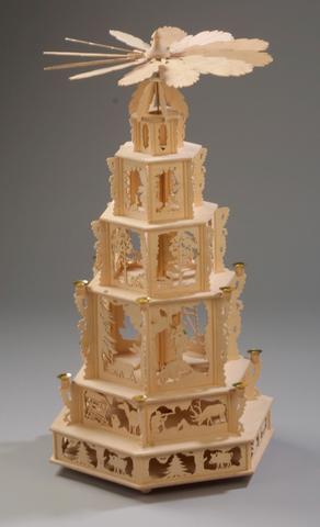 Bauanleitung für eine selbstgemachte Weihnachtspyramide