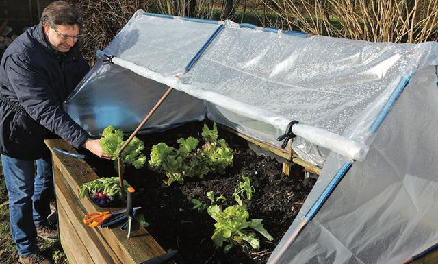 Eigenes Hochbeet mit Frühbeetaufsatz herstellen - eine Anleitung Eigenes Hochbeet mit Frühbeetaufsatz herstellen - eine Anleitung