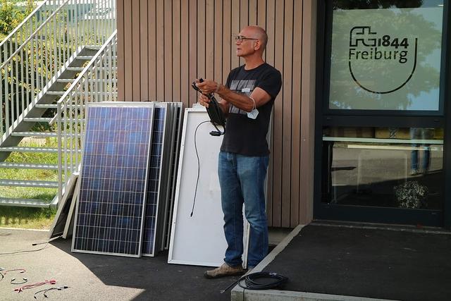 Nachhaltige Energieerzeugung: Bauanleitung für einen Solarzaun Nachhaltige Energieerzeugung: Bauanleitung für einen Solarzaun