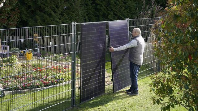 Solarzaun selber machen: Anleitung für ein effizientes Energiesystem Solarzaun selber machen: Anleitung für ein effizientes Energiesystem