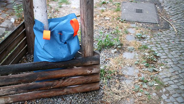 Nachhaltige Lösung für die Baumbewässerung: Selber einen Bewässerungssack herstellen