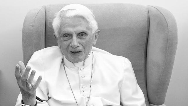 2. Was bedeutet es, wenn ein Papst emeritiert ist? 2. Was bedeutet es, wenn ein Papst emeritiert ist?