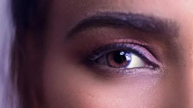 Das geheimnisvolle Phänomen des Zuckens im rechten Auge: Eine spirituelle Perspektive Das geheimnisvolle Phänomen des Zuckens im rechten Auge: Eine spirituelle Perspektive