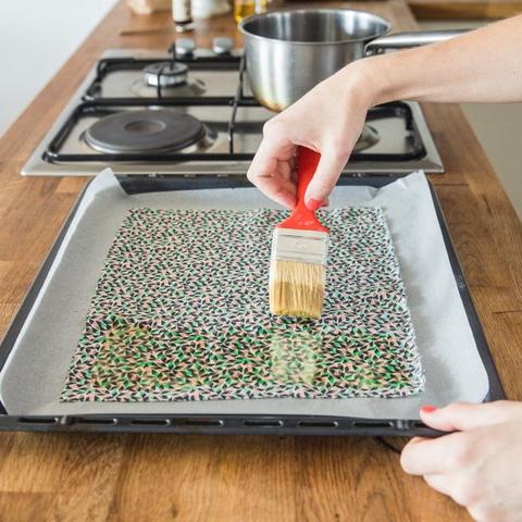 Bienenwachstücher selber machen: Eine umweltfreundliche Alternative für die Küche Bienenwachstücher selber machen: Eine umweltfreundliche Alternative für die Küche