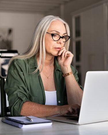 Halbwaisenrente: Wann endet der Anspruch bei abgeschlossener Ausbildung oder Studium?