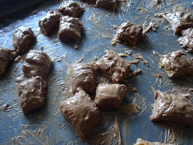 Genießer aufgepasst: Selbermachen von Blätterkrokant leicht gemacht