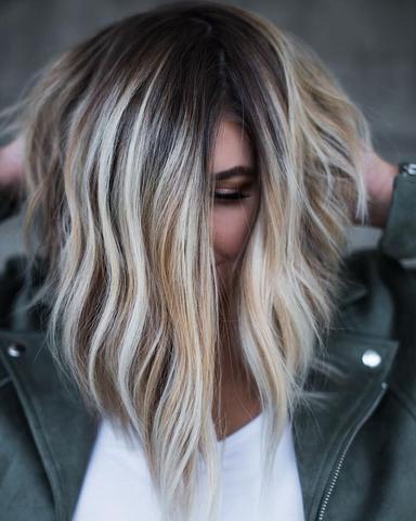 Schritt-für-Schritt-Anleitung: So gelingen blonde Strähnen mit der Kammtechnik Schritt-für-Schritt-Anleitung: So gelingen blonde Strähnen mit der Kammtechnik