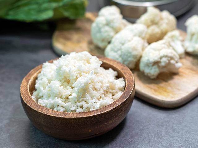 Blumenkohlreis selber machen: Tipps zur Zubereitung und einfache Rezepte Blumenkohlreis selber machen: Tipps zur Zubereitung und einfache Rezepte