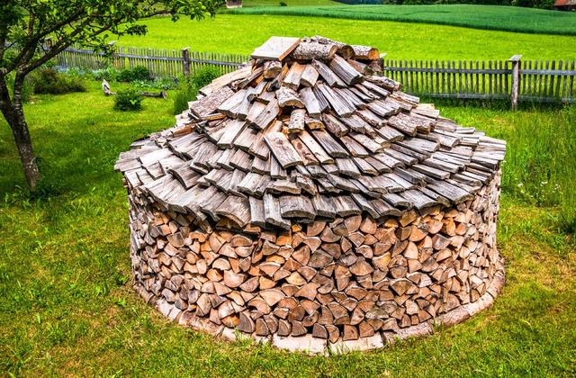 Brennholz Stapelhilfe Einfache Anleitung zum selber bauen Sieu Thi