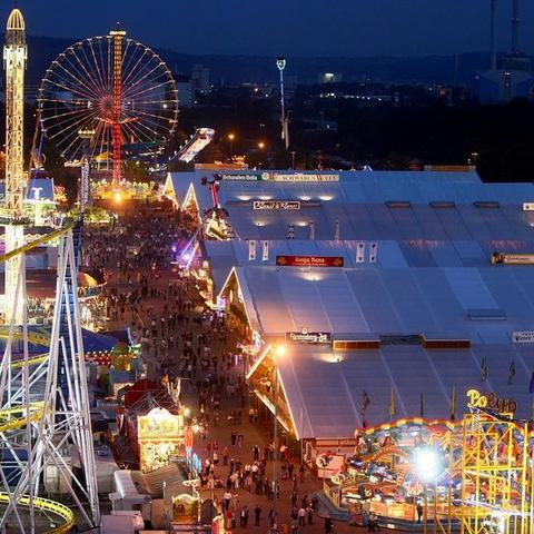 Die Tradition lebt weiter: Das Cannstatter Volksfest feiert sein 176-jähriges Bestehen auf dem Wasen Die Tradition lebt weiter: Das Cannstatter Volksfest feiert sein 176-jähriges Bestehen auf dem Wasen
