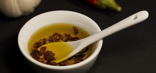 Einfaches Rezept: Chiliöl selbst machen mit nur 2 Zutaten