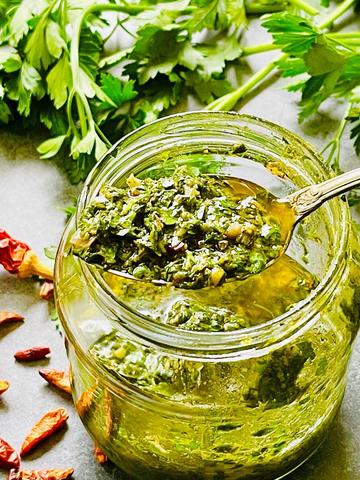 Chimichurri erklärt: Herkunft, Verwendung und Rezepte