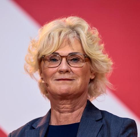 5. Von der Politik zurück in den Beruf: Wie sieht die Zukunft von Christine Lambrecht aus?