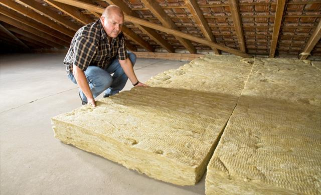 Dachbodendämmung selbst gemacht: So wird der Dachboden begehbar Dachbodendämmung selbst gemacht: So wird der Dachboden begehbar